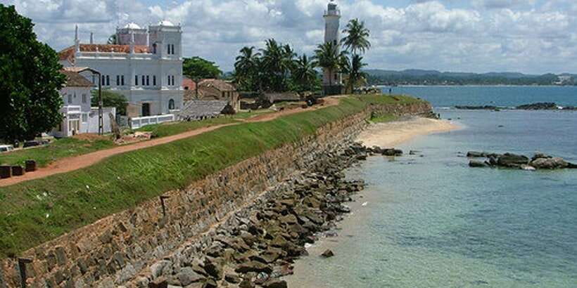 2-Day Whale Watching & Southern Sri Lanka Tour - Hikkaduwa, turtles, and the coastal road