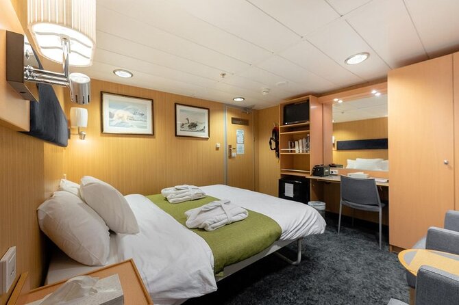 24hr Northern Lights & Whale Watching Cruise - Sleeping aboard before the whale search