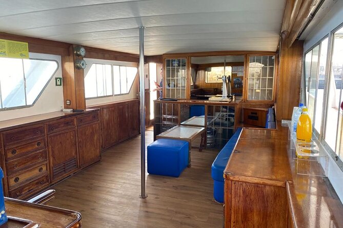 3 hrs Boat Excursion for whale watching from Valle GR (La Gomera) - From Valle Gran Rey, the setting matters