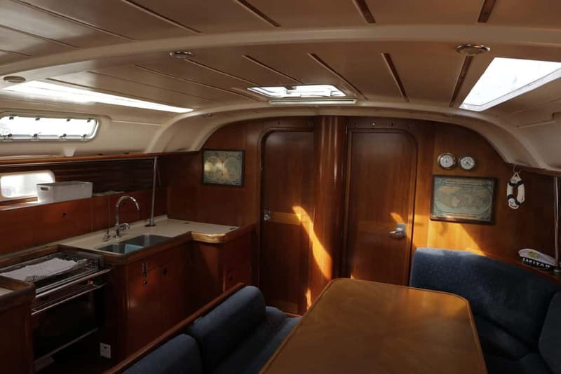 3h Whale Watching Share Tour Beneteau Oceanis 440 - The 30-minute secret stop