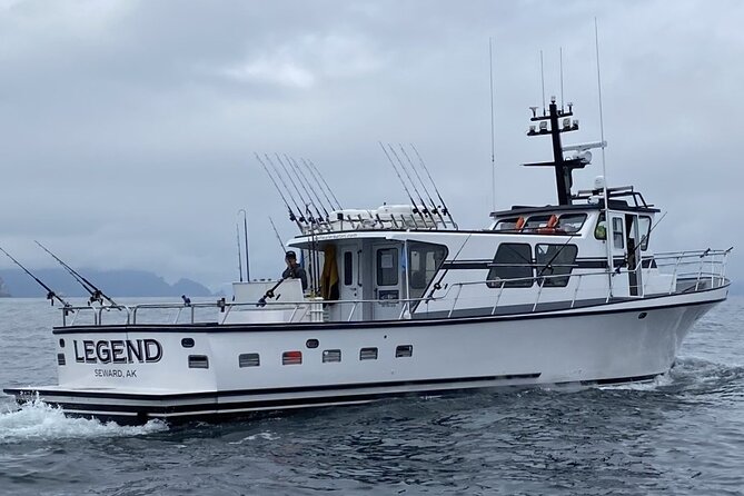8hr Kenai Fjords Whale Watching Tour w/ 1hr Fishing 16 Passengers - Meeting at 1210 4th Ave at 7:00 am