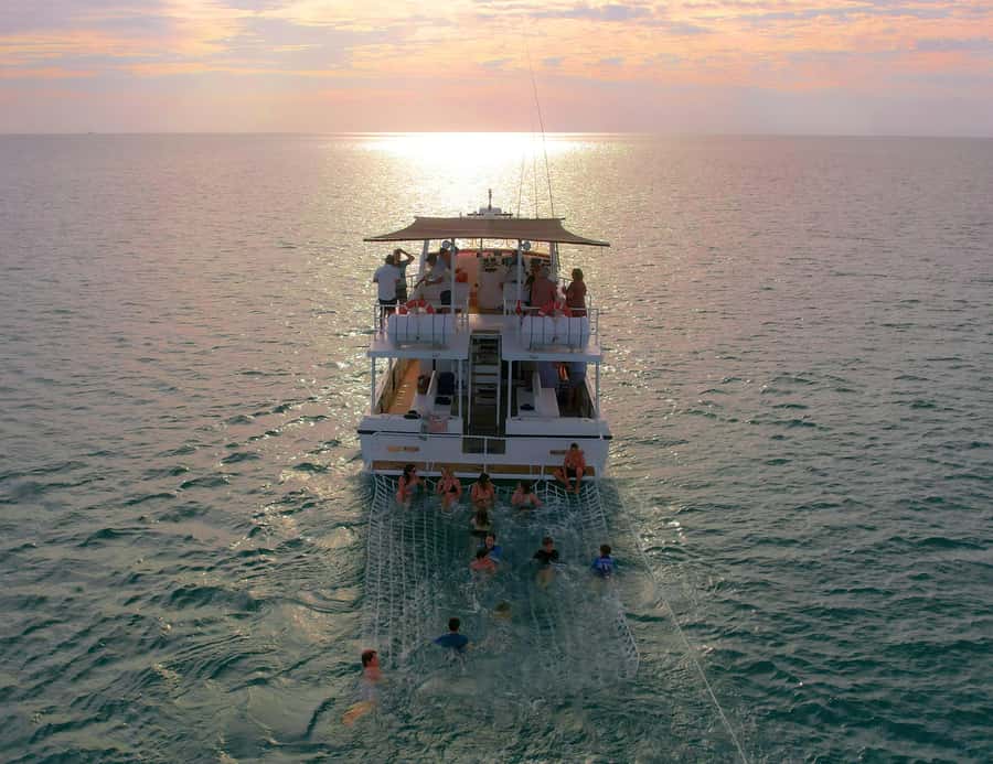 Broome: Whale Watching & Sunset Cruise - The crew and onboard service