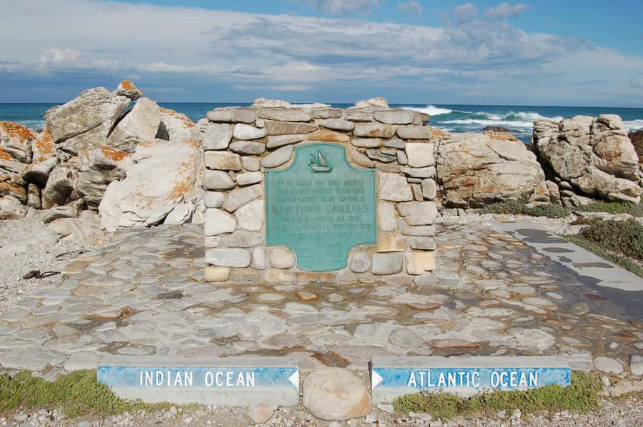 Cape Agulhas, Hermanus whales & Wine Tasting Day Trip - A very early start for a very big day