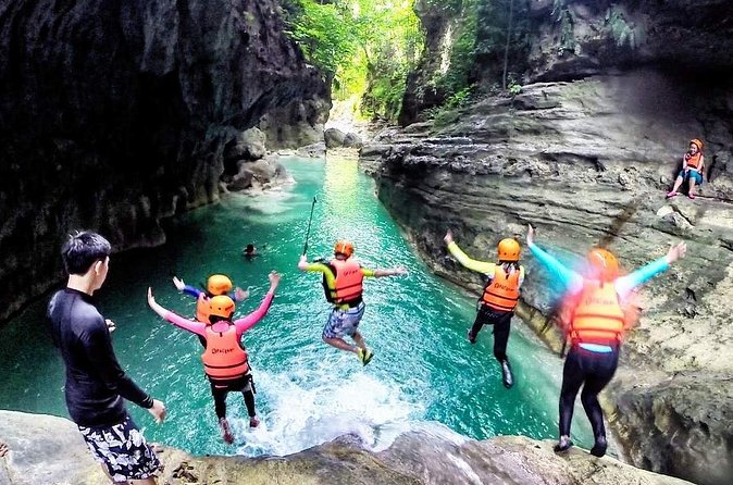 Cebu: Oslob Whale Shark Swimming and Kawasan Falls Canyoneering - What the $119 price really covers