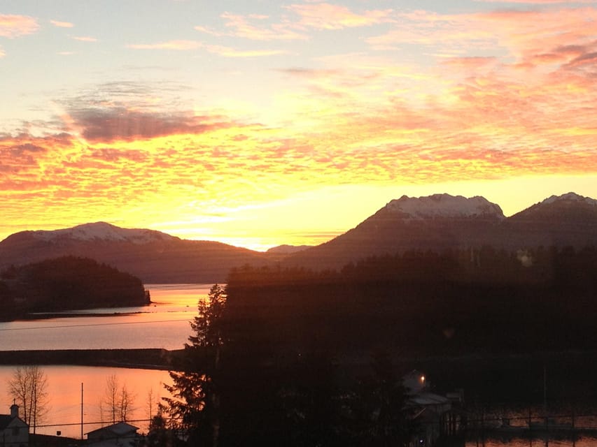 Ear Mountain Charters tours: whale watching or fishing - From Icy Strait Point to Hoonah