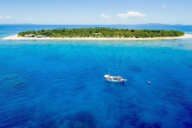 Fijian Islands and Snorkel Full-Day Whales Tale Cruise including Beach BBQ Lunch - The Crew Makes the Difference