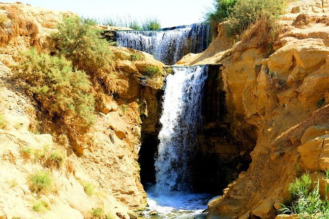 From Cairo to Whales Valley and Wadi El Rayan Waterfalls - Wadi El Rayan Waterfalls and two connected lakes