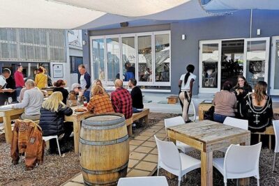 Cape Town: Full Day Guided Hermanus and Whale Tour