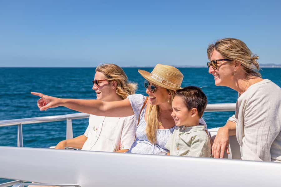 Gold Coast: Whale Watching Cruise & Sea World Entry - Marine naturalists add useful context