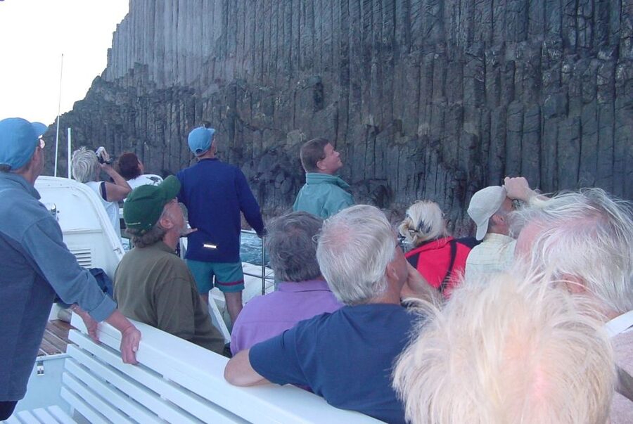 La Gomera: Whale Watching Tour on an Dynamic Boat - Timing, sea conditions, and possible delays