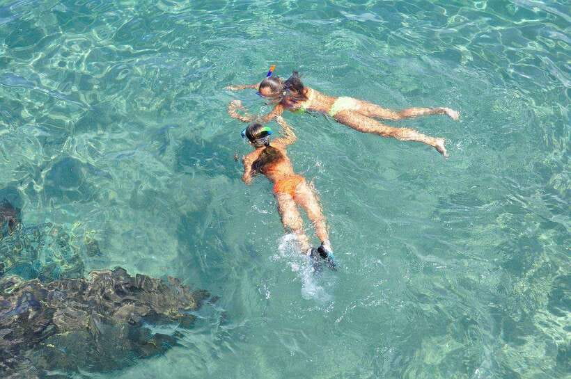 Mirissa: Whale Watching, Snorkeling, and Coconut Hill Tour - Beer, tapas, and Mirissa after dark