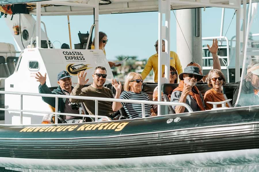Mooloolaba: 2-Hour Whale Watching Adventure - Watching humpbacks from a low position