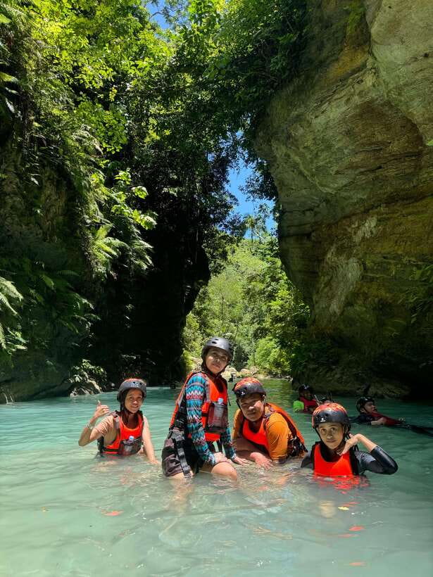 Oslob Whale Shark Swimming & Kawasan Falls Canyoneering - Oslob whale sharks, a managed morning encounter