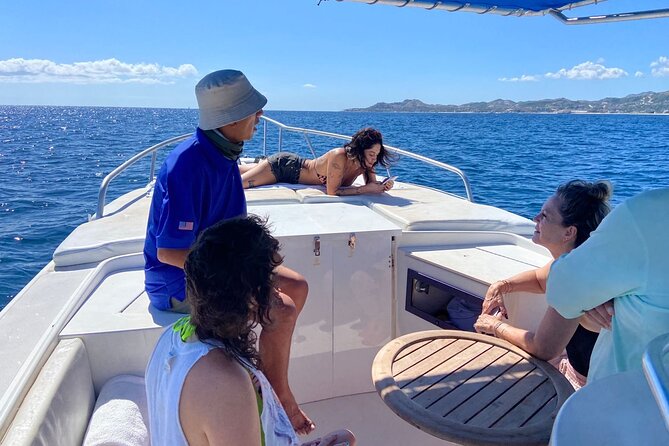 Private Whale Watching in San Jose Del Cabo snack,drinks,Warranty - What the marine guides add