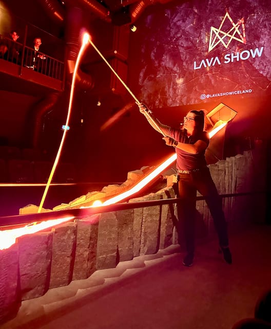 Reykjavik: Whale Watching & Lava Show - What happens during the Lava Show