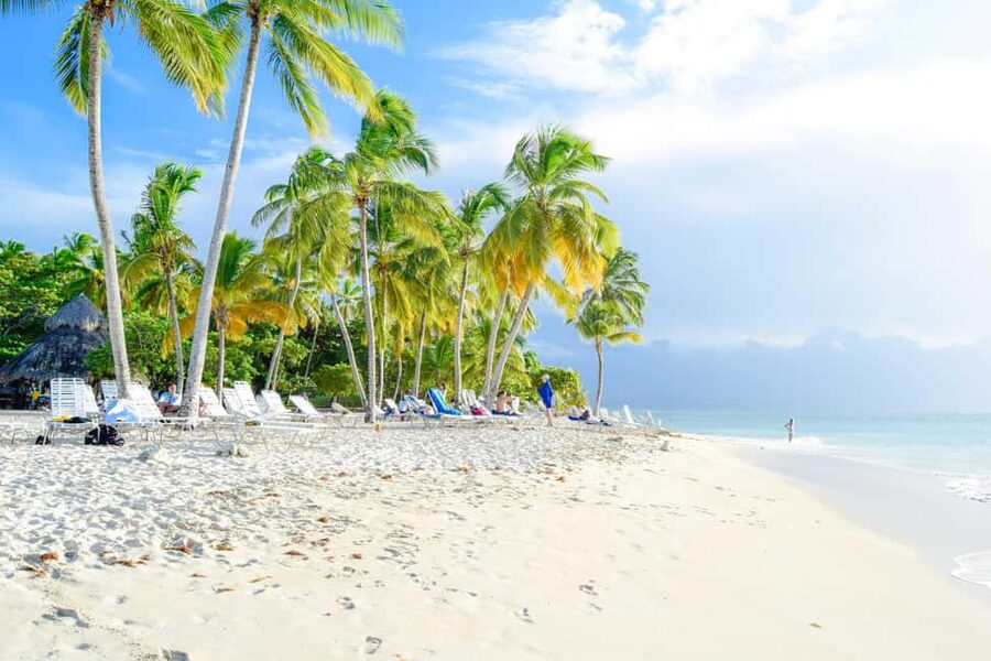 Samanà Whale Watching and Bacardi Island Tour From Bayahibe - What the included meals and equipment mean