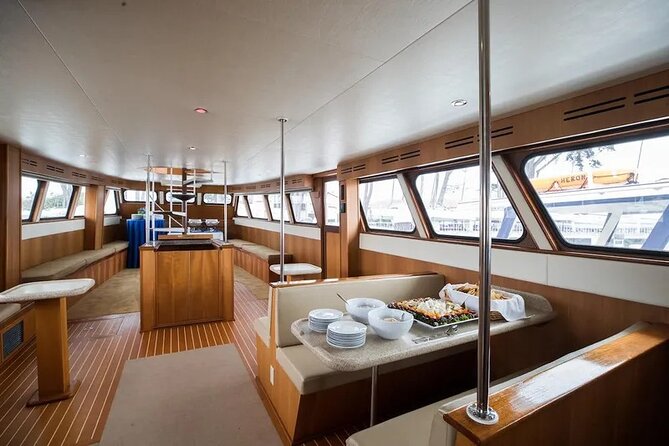 San Diego Whale/Dolphin Watching Cruise Aboard Luxury Vessel - Key points before you book