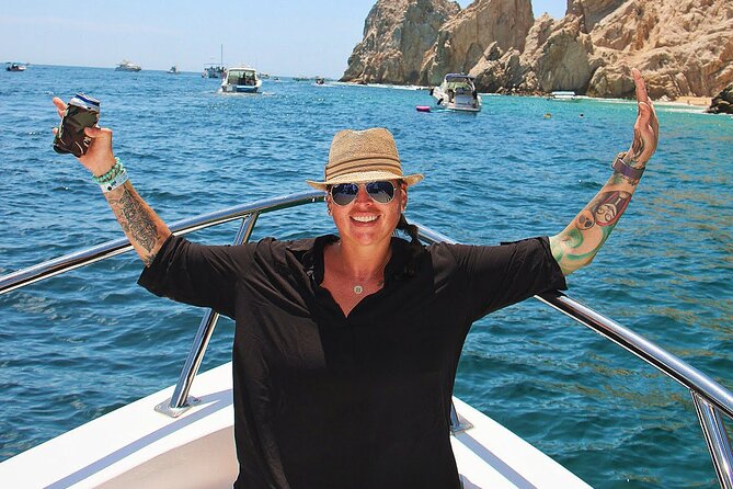 Snorkeling and whale watching Tour in Cabo - Whale and dolphin watching, with no promises