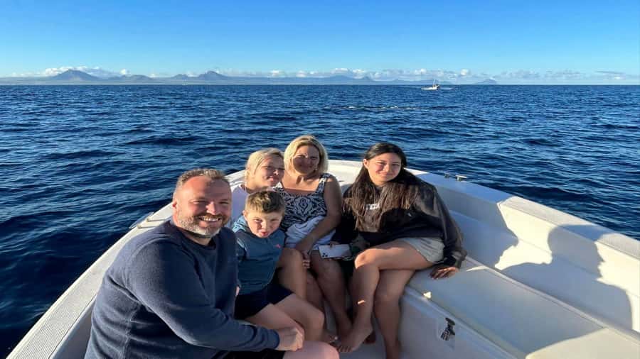 Whale & Dolphins Swimming - Private Speedboat Exclusive Tour - Crew service and communication