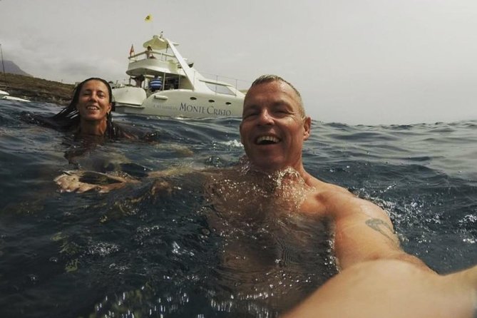 Whale Watching Catamaran Cruise with Transfer, Buffet by MC - The crew makes a noticeable difference