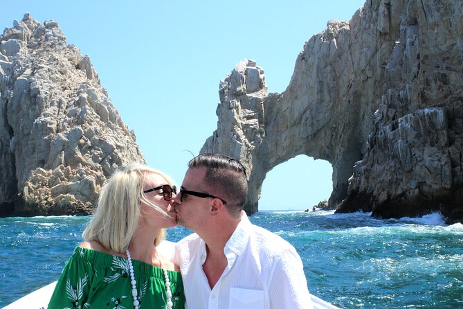Whale Watching Tour in Glass Bottom Boat (VisitA Cabo) - The guide experience and the one major warning